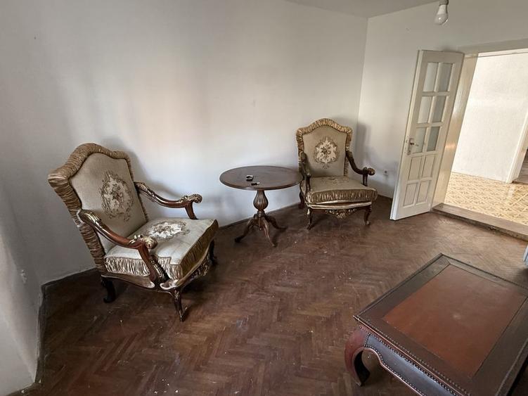 Casă cu 4 camere cu Canalizare în Central