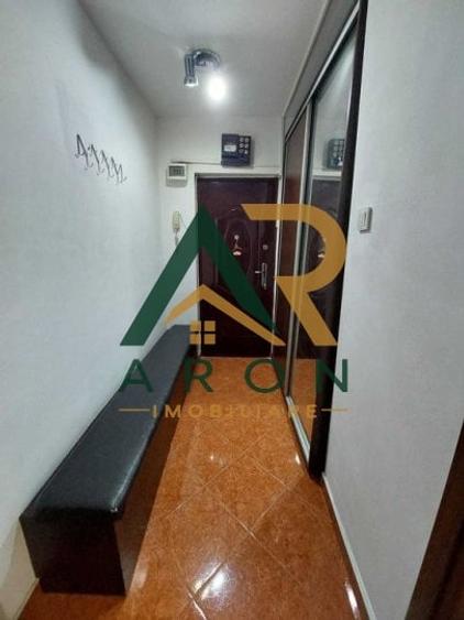 Apartament cu 3 camere decomandat, mobilat în Brâncoveanu