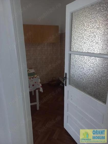 Casă cu 6 camere cu Teren 170 Mp în Tomis I