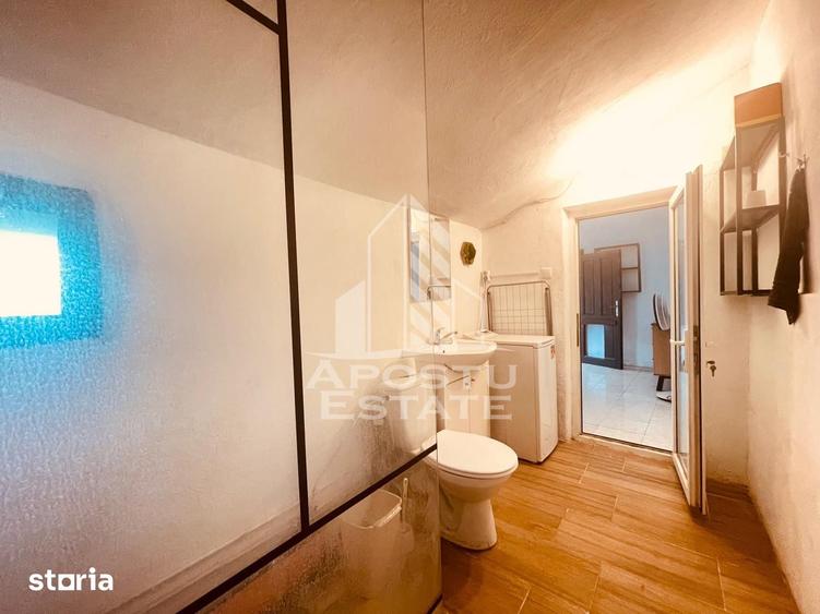 Casă cu 5 camere cu Teren 378 Mp în Funcționarilor