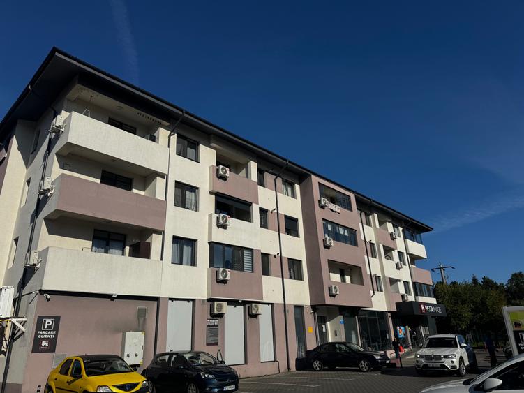 Apartament cu 2 camere decomandat în Roșu