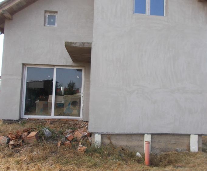 Casă individuală cu 4 camere cu Teren 760 Mp în Dudeștii Noi