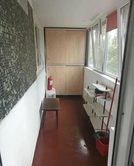Apartament cu 3 camere semidecomandat în Drumul Taberei