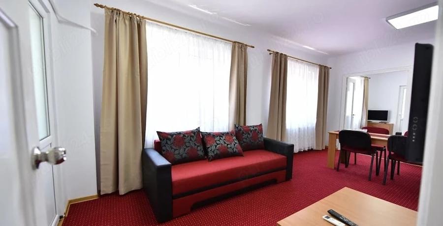 Apartament cu 3 camere semidecomandat, mobilat în Colentina