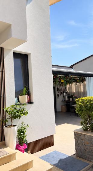 Duplex cu 4 camere cu Canalizare în Central