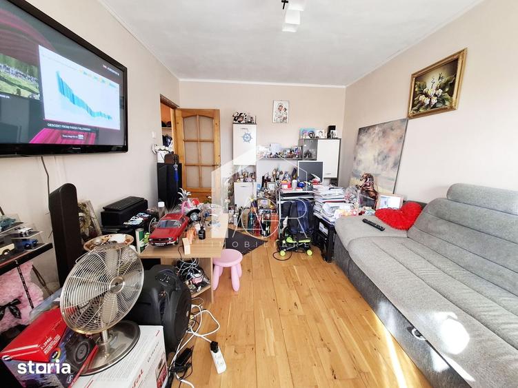 Apartament cu 3 camere decomandat în Peneș Curcanul
