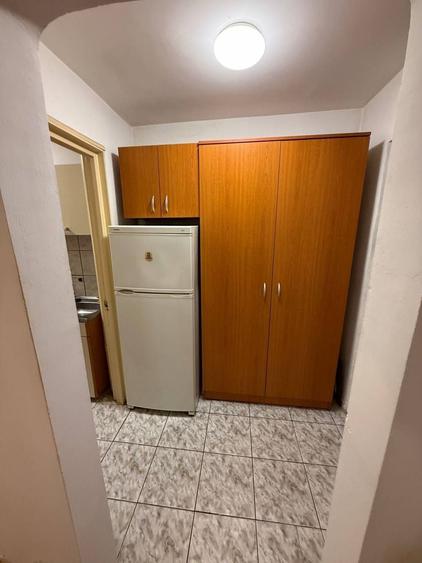 Apartament cu 3 camere semidecomandat, mobilat în Timișoara