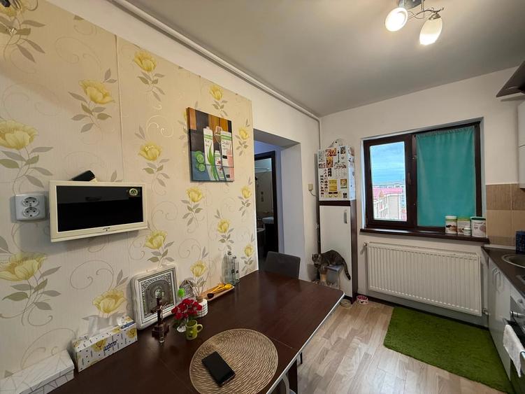 Apartament cu 3 camere decomandat în Gojdu