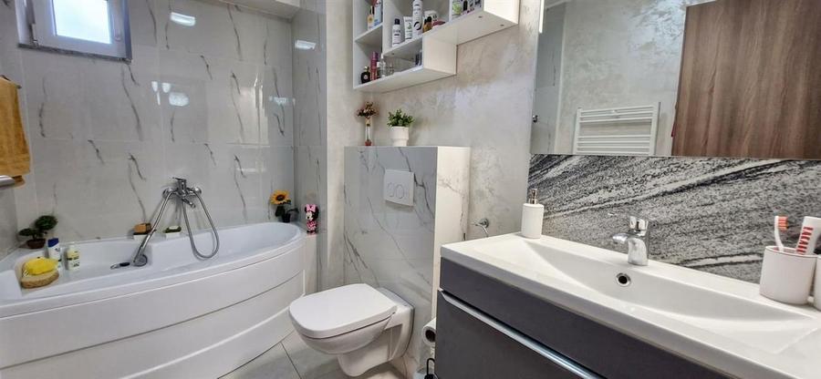 Apartament cu 2 camere decomandat în Nufărul