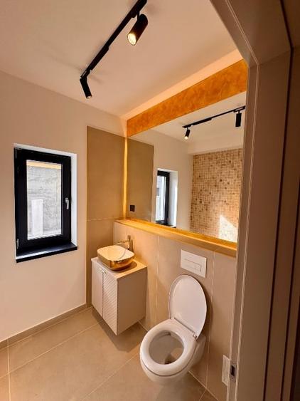 Duplex cu 4 camere cu Canalizare în Domnești