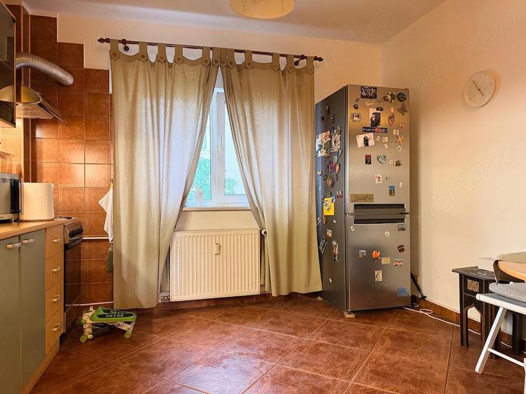 Apartament cu 3 camere decomandat în Nerva Traian