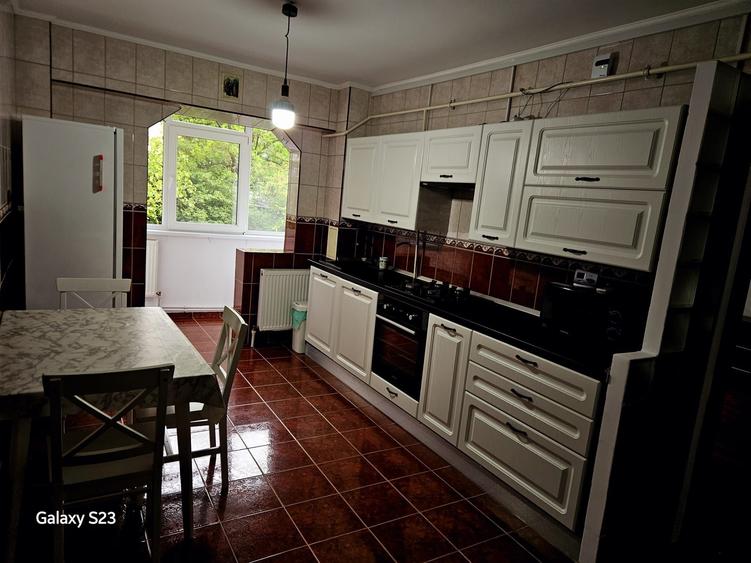 Apartament cu 2 camere decomandat în Obor