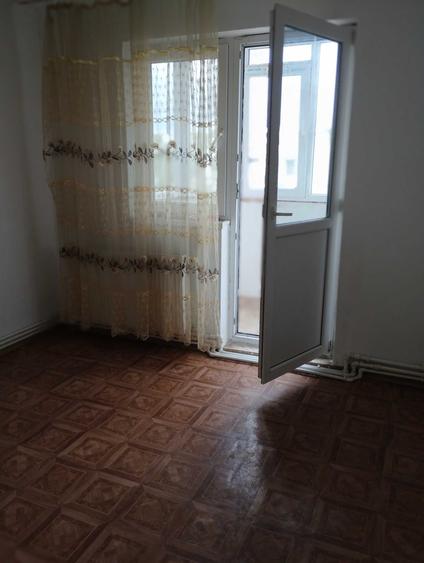 Apartament cu 2 camere semidecomandat în Hipodrom