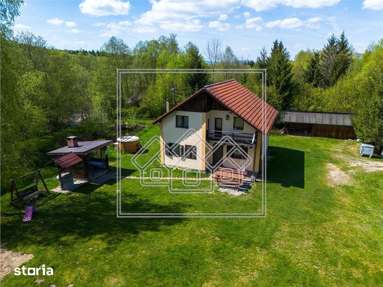 Casă cu 5 camere cu Teren 3400 Mp în Porumbacu de Jos