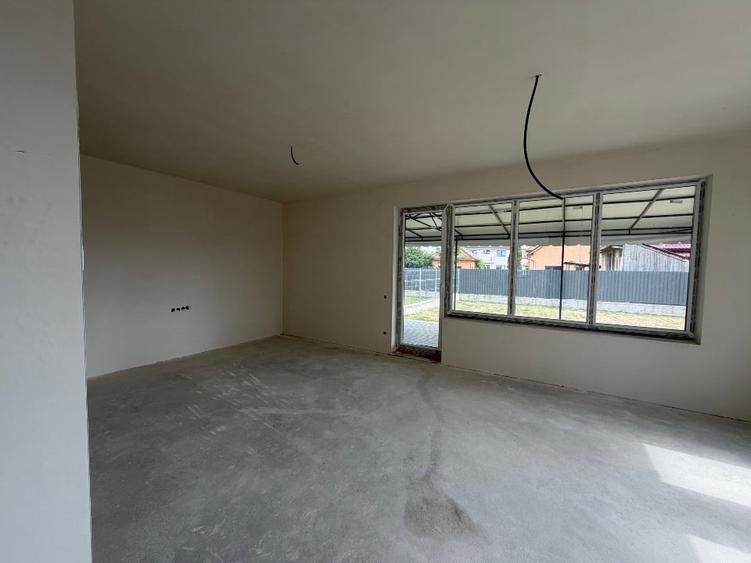 Duplex cu 5 camere cu Canalizare în Apahida