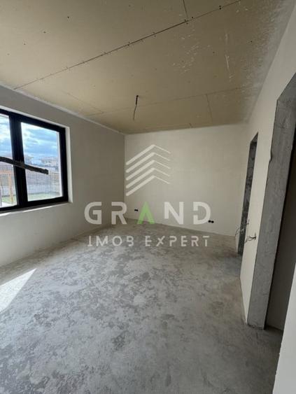 Casă individuală cu 4 camere cu Canalizare în Dezmir