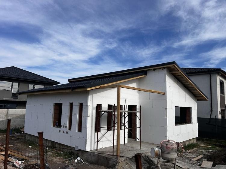 Casă cu 2 camere în Berceni
