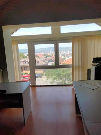 Apartament cu 4 camere semidecomandat în Bună Ziua