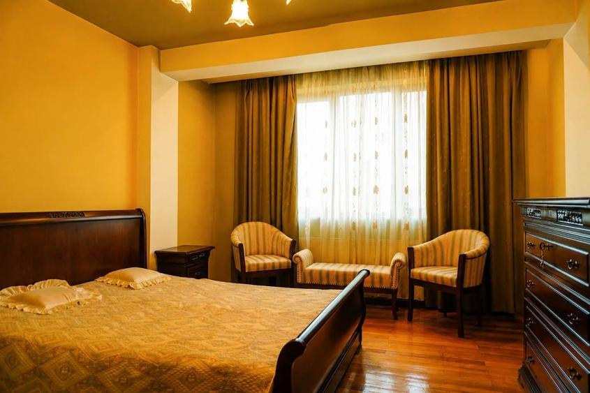 Casă individuală cu 5 camere cu Canalizare în Central