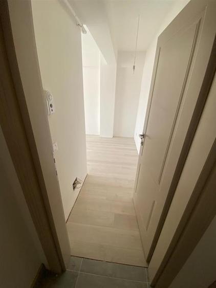 Apartament cu 3 camere semidecomandat în Bucium