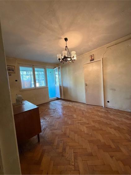 Apartament cu 2 camere semidecomandat în Rahova