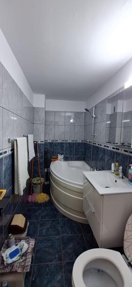 Apartament cu 3 camere decomandat, mobilat în Unirii