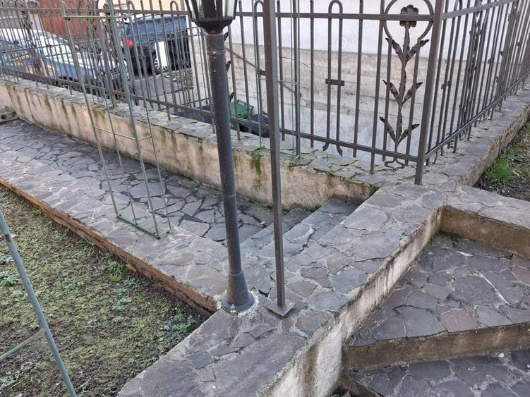 Casă cu Teren 437 Mp în Titulescu