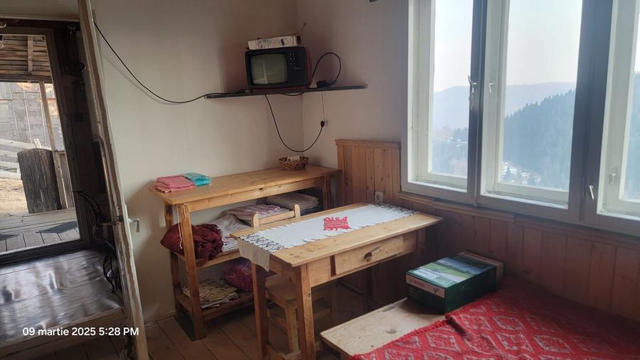 Casă cu 2 camere în Muntele Bocului