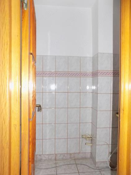 Apartament cu 3 camere decomandat în Buzaului