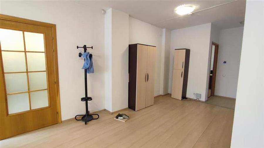 Birou, de 100 mp, în P-ța Rosetti