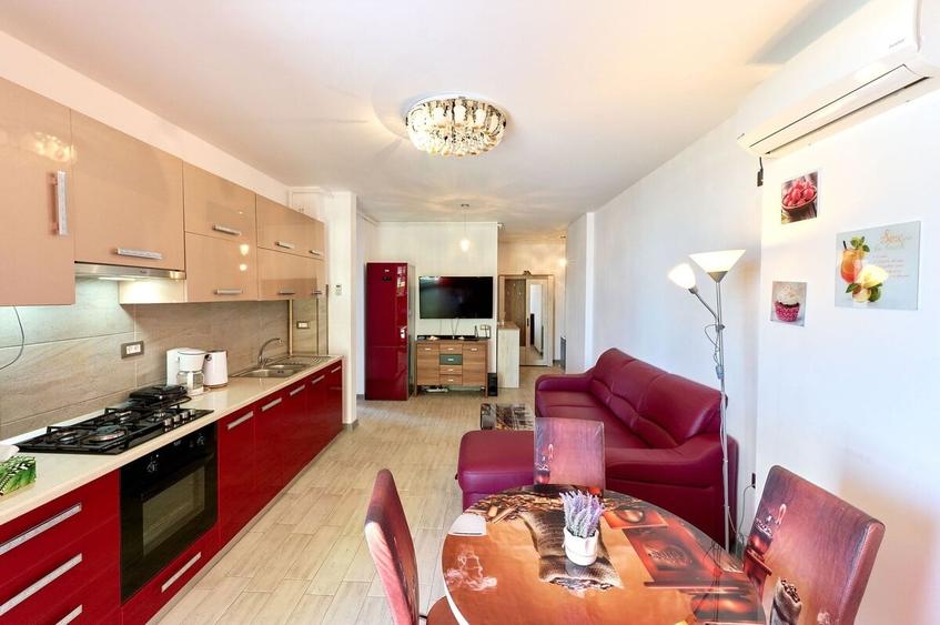 Apartament cu 3 camere decomandat în Mamaia-Sat