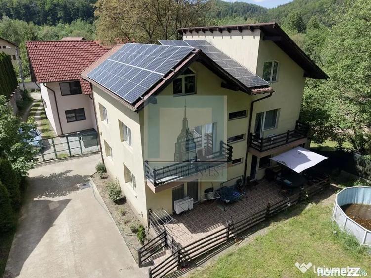Casă cu 7 camere cu Teren 730 Mp în Timișu de Jos