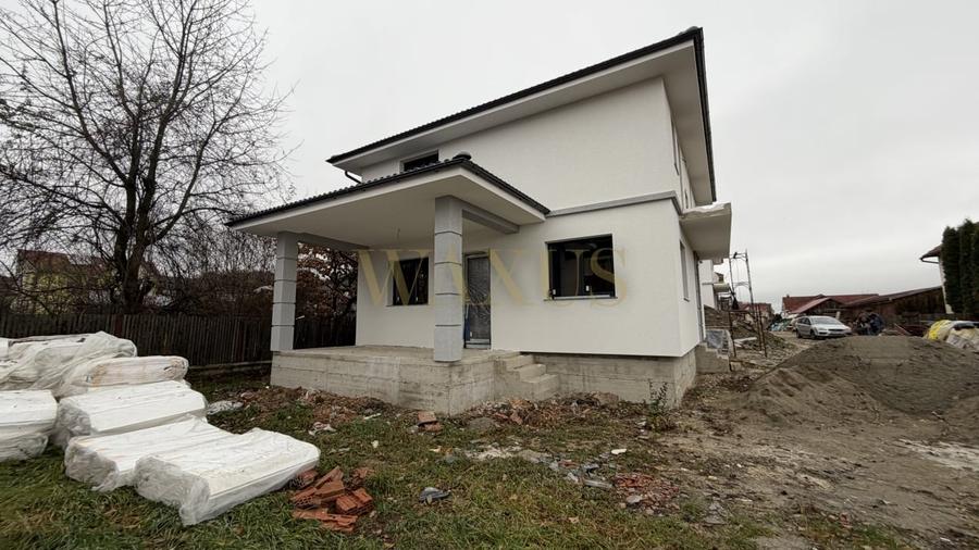 Casă individuală cu 4 camere cu Canalizare în Nord
