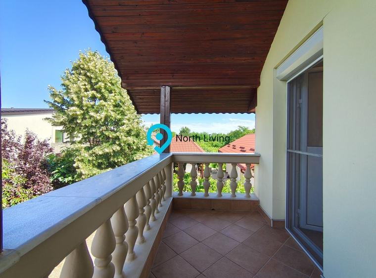 Casă individuală cu 5 camere cu Canalizare în Central
