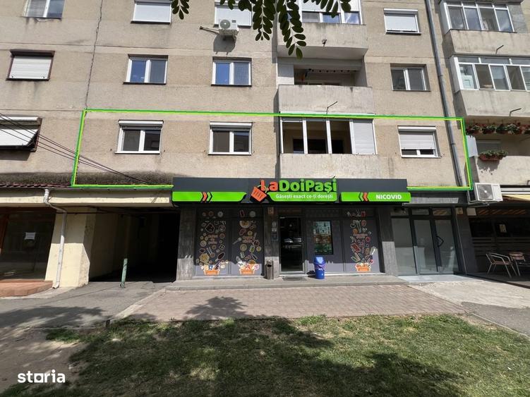 Apartament cu 4 camere în Micro 16