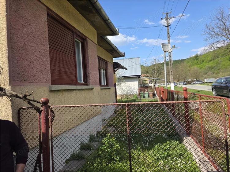 Casa cu teren generos in zona turistica de munte ,Nadrag,Timis - 15