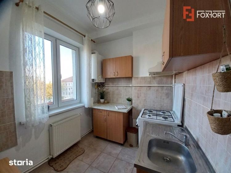 Apartament cu 2 camere decomandat în Ghiroda