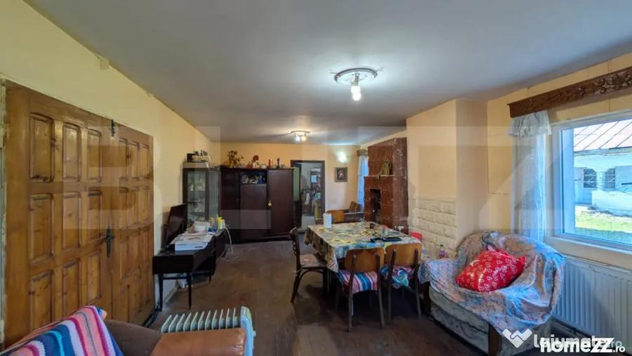 Casă cu 7 camere cu Teren 1656 Mp în Central