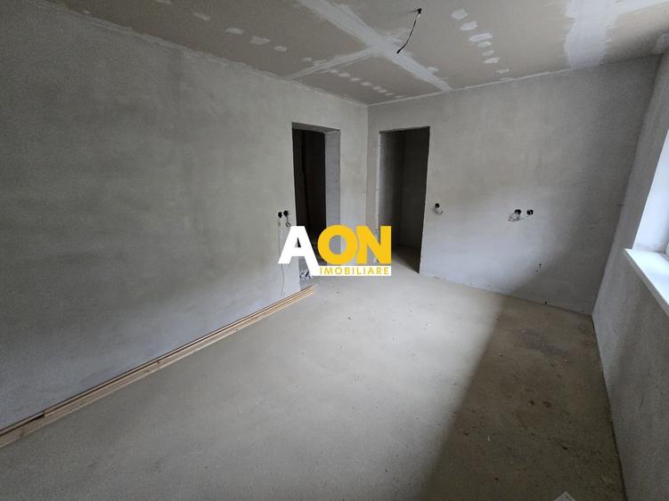 Duplex cu 3 camere cu Canalizare în Cetate