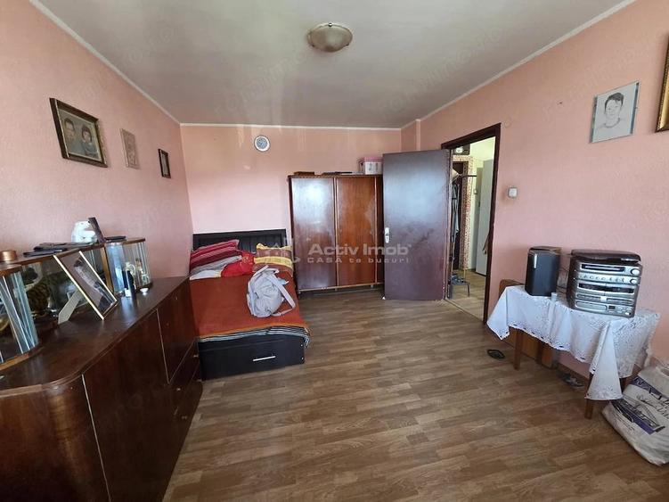 Apartament cu 2 camere decomandat în Căzănești (Râmnicu Vâlcea)