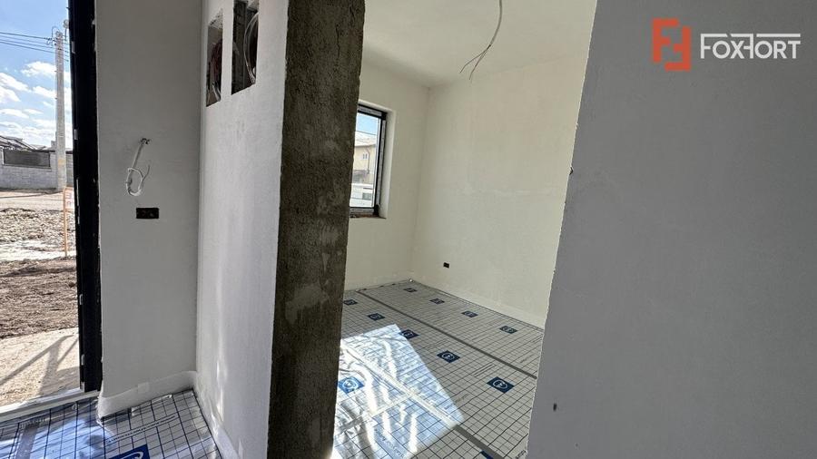 Duplex cu 5 camere cu Teren 300 Mp în Moșnița Veche