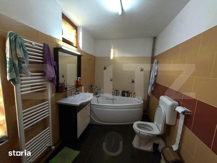 Casă cu 7 camere decomandat cu Teren 776 Mp în Păulești