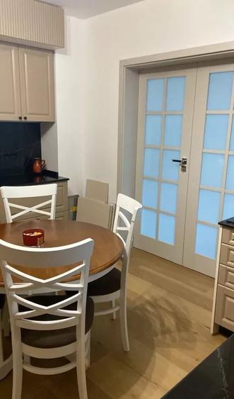 Apartament cu 3 camere semidecomandat, mobilat în Bucureștii Noi