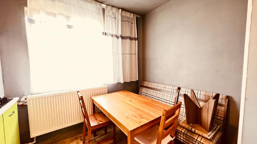 Apartament cu 3 camere semidecomandat în Brâncoveanu