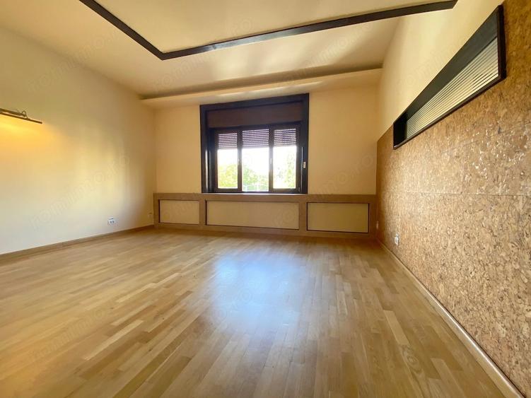 Apartament cu 4 camere decomandat în Take Ionescu