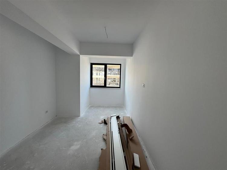 Apartament cu 3 camere decomandat în Nord
