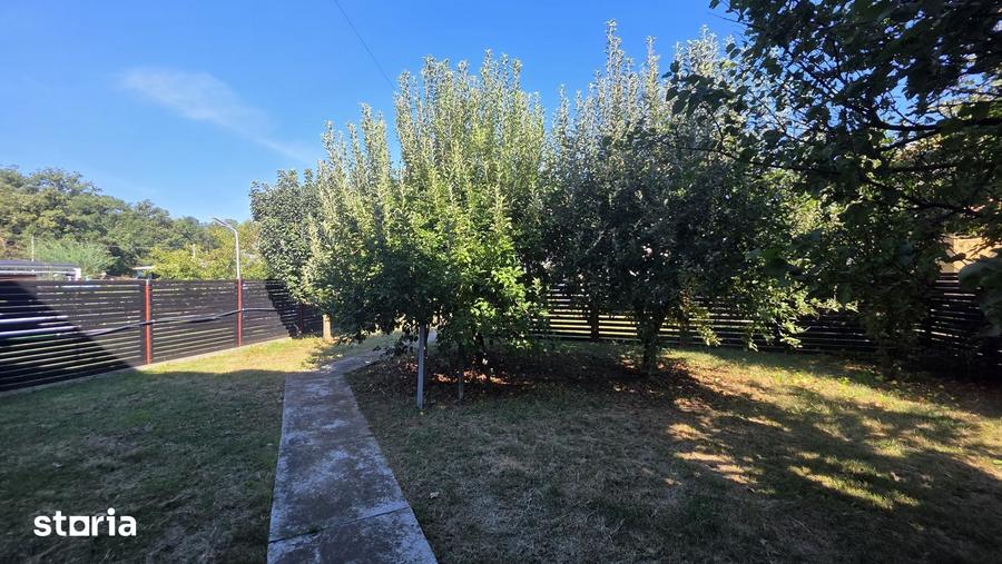 Casă cu 6 camere cu Teren 640 Mp în Grădiștea