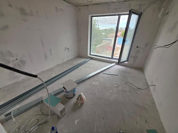 Apartament cu 2 camere decomandat în Fundeni
