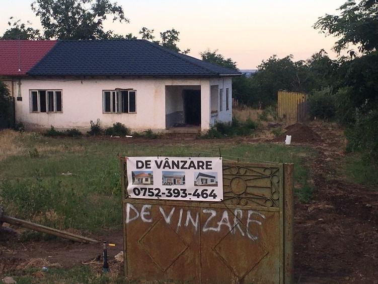 Casă cu 4 camere în Tătarca