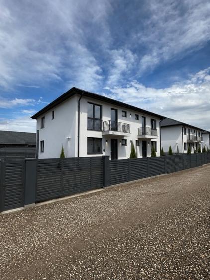 Duplex cu 4 camere cu Canalizare în Tărlungeni
